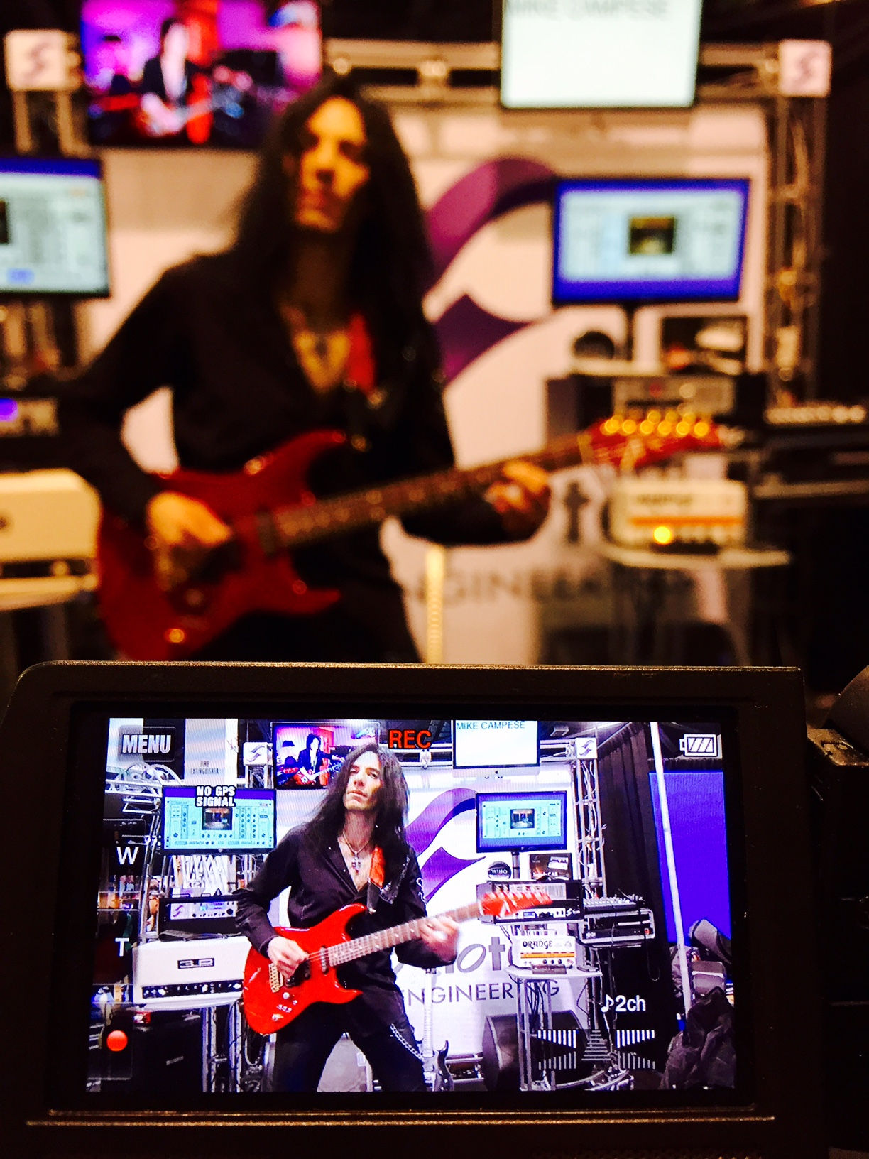 Mike Campese NAMM 2015 - Two Notes. Pic in a Pic.