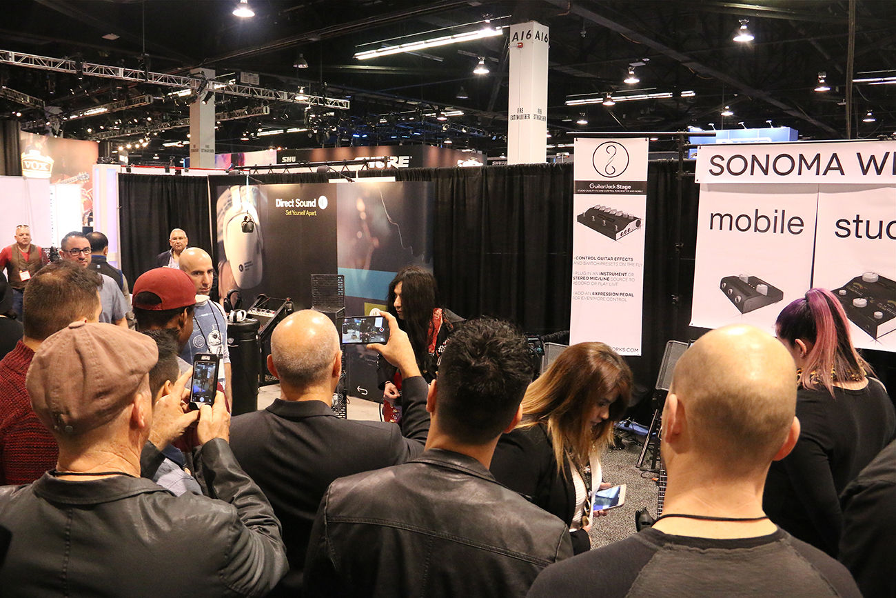 Mike Campese NAMM 2016, crowd.